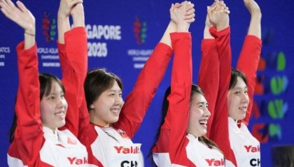 游泳世锦赛｜美国队打破世界纪录，中国队收获两银两铜