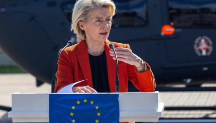 特朗普考虑暂缓调停俄乌冲突，白宫官员：欧洲在暗中搞破坏，劝乌“再等等更好条件”