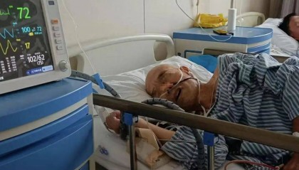 79岁老人患慢性胃炎，郑大一附院被指按胃癌晚期切除全胃