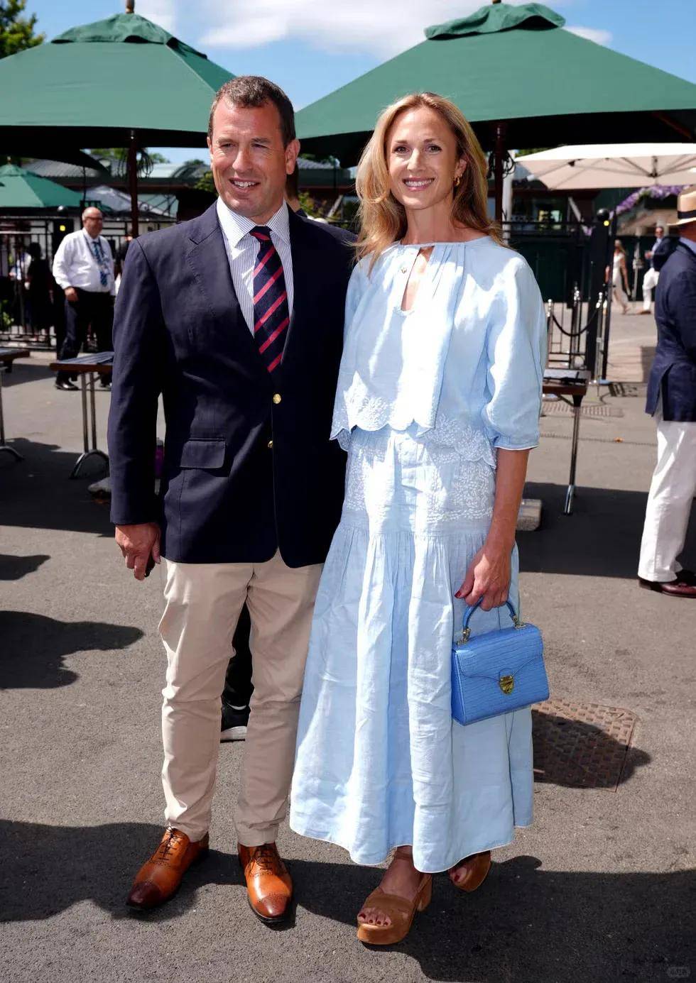 45岁离异带娃女护士嫁英国王室,比短剧更精彩!