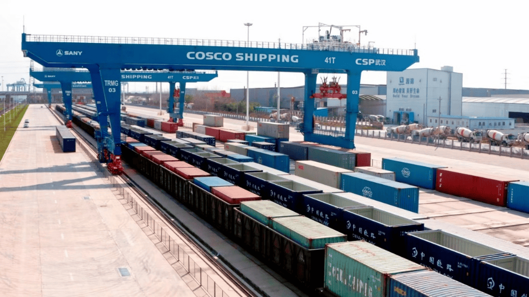 中远海控，发力……